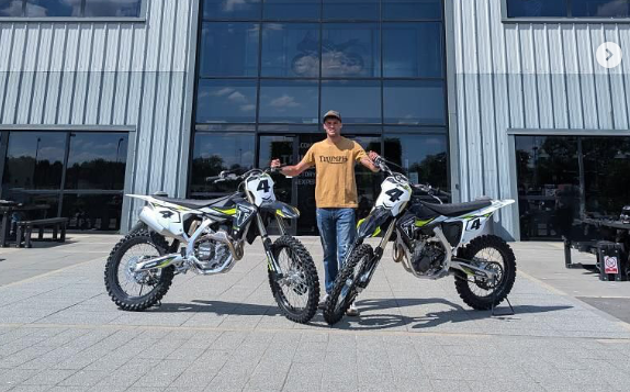 Jack Bell firma con Triumph Racing per le stagioni 2025 e 2026