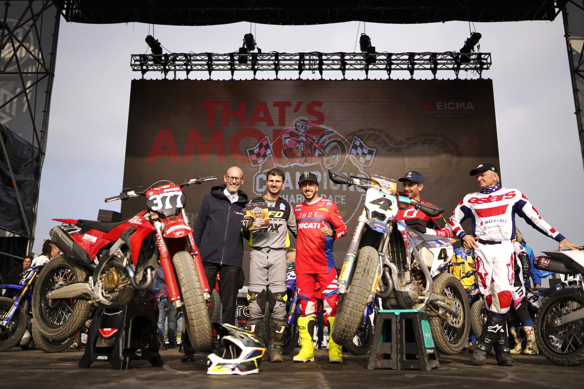 Chareyre e Pourcel vincono la Champions Charity Race di flat track a EICMA